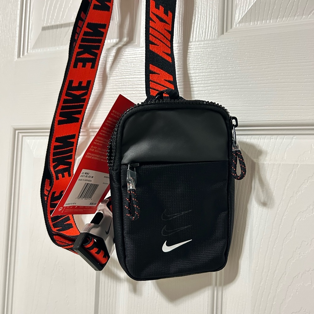 Nike crossbody mini bag, nwt